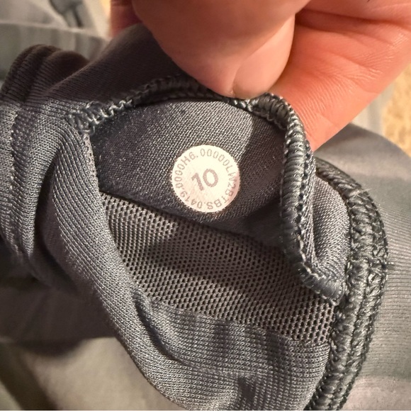 Lululemon Athletica Energy High Neck Sports Bra Size 10 - Picture 4 of 4